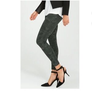 Spanx green como seamless leggings size medium new